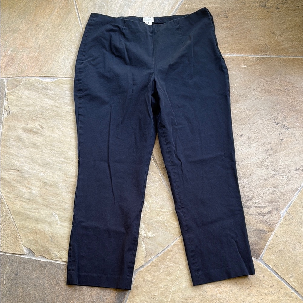 LLBean Women’s Black Pants. 18